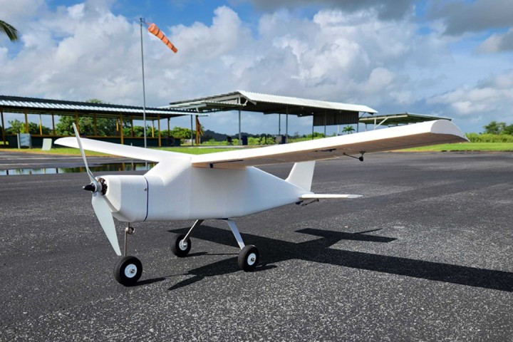 Simnet photo-3d printed airplane on field